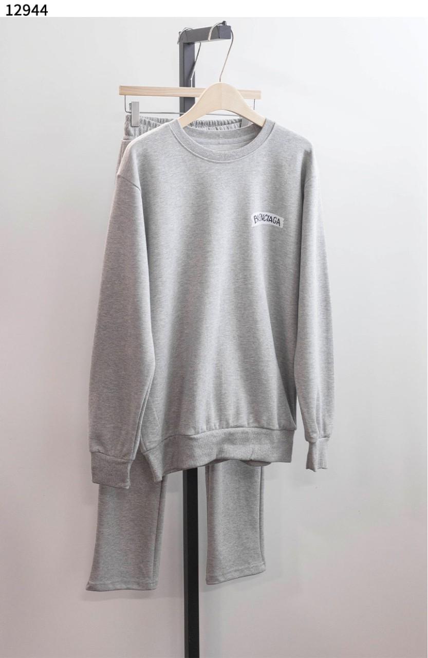 #발렌시아가 [BALENCIAGA] 남여공용 화이트 라벨 로고 트레이닝 셋업 신상입고💢 #세트 #12944
