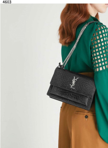 #입생로랑 [YSL] 수입프리미엄급 생로랑 엠보싱 크로커다일 가죽소재 SUNSET 미디움백 신상 입고💢 #태그 #가방 #4603
