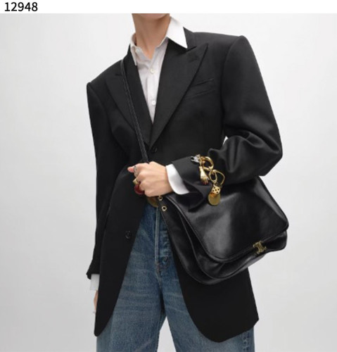 #셀린느 [CELINE] 소프트 트리옹프 베사체 신상입고💢 #가방 #지갑 #12948