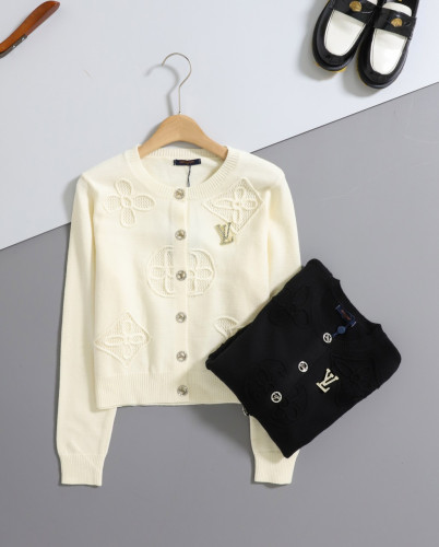 #루이비통 [ L.V ] 모노그램 타월링 가디건 입고💢 #여성상의 #니트가디건