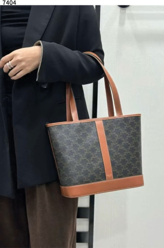 #셀린느 [CELINE] 수입프리미엄급 셀린느 스몰 카바스백 신상 입고💢 #태그 #가방 #7404