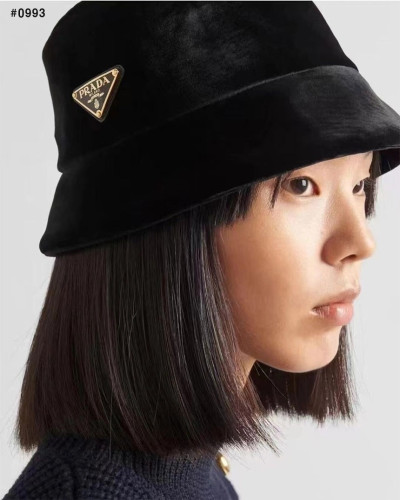 🍀 [PRADA] 프라다 삼각로고 벨벳 버킷햇 🍀