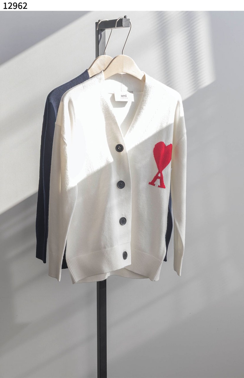 #아미 [AMI] 빅 하트 로고 슬림 가디건 신상입고💢 #상의 #니트 #12962