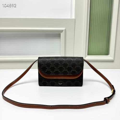 셀린 트리오페 월렛 스트랩백