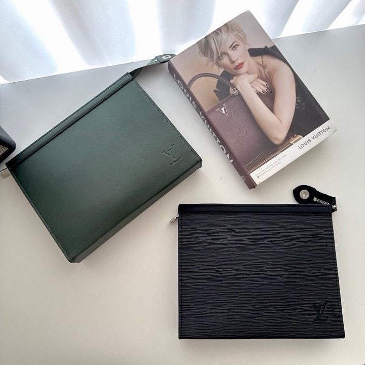 L.V 모노그램 포쉐트 보야주 클러치