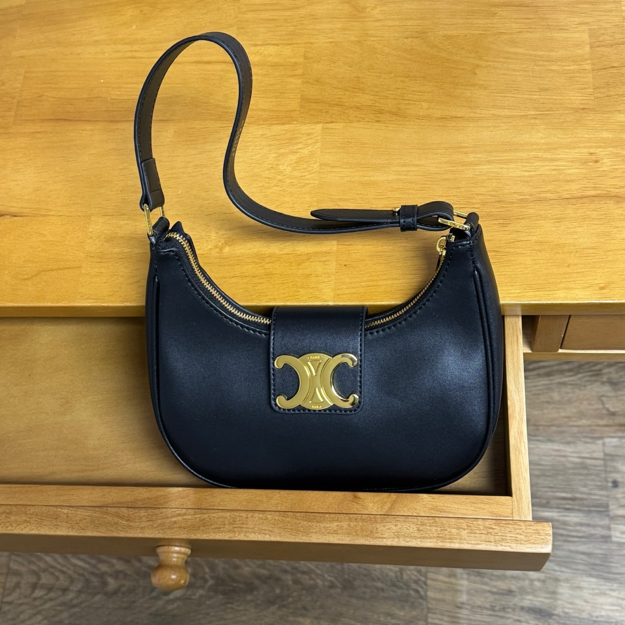 🤴🏻  #셀린느  트리옹프 아바백 🤴🏻