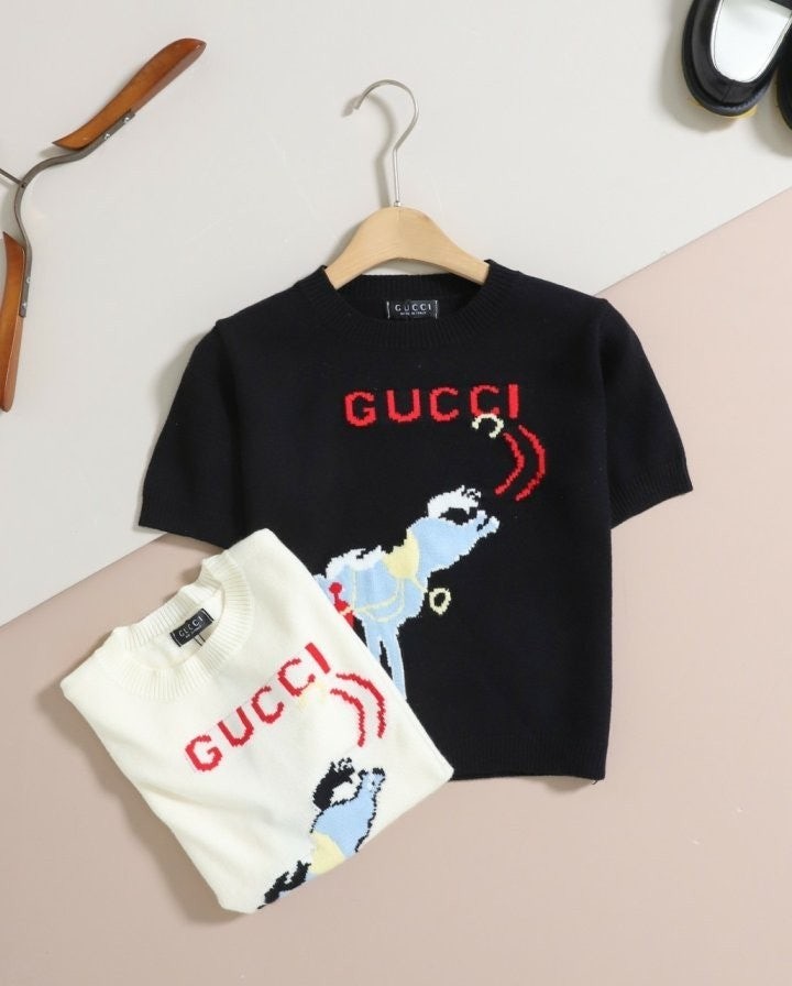 여성 홀스 자수 반팔 니트 GU-3270