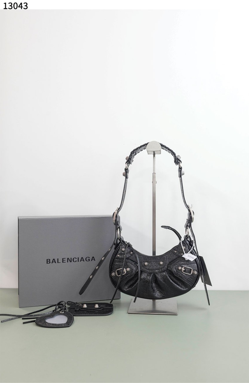 #발렌시아가 [BALENCIAGA]  르 카골 XS 숄더백 신상입고💢 #가방 #13043