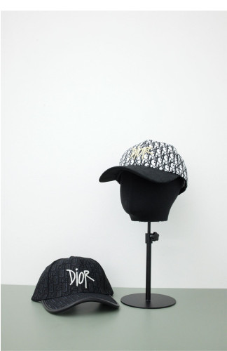 #디올 [Christian Dior] DIOR 로고 자수 볼 캡 신상입고💢 #모자 #11905