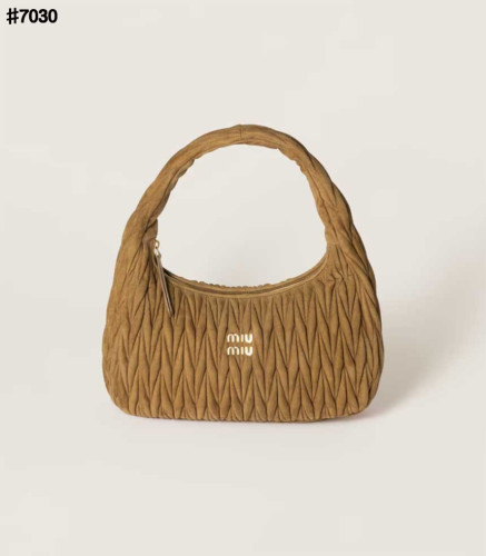 🍀 [MIUMIU] 미우미우 완더 마테라쎄 스웨이드 백 🍀