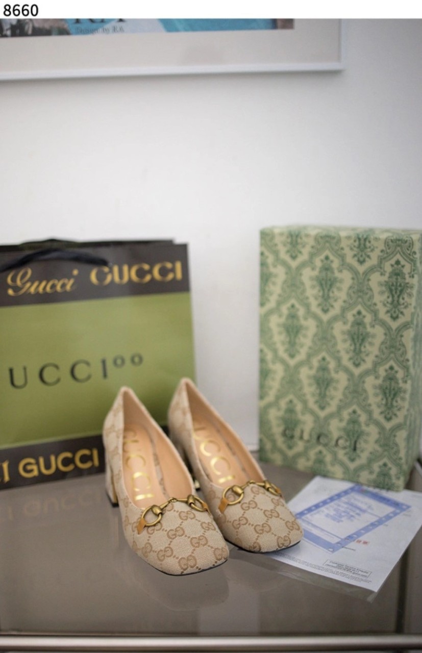 #구찌 [GUCCI] GG 레더 트리밍 펌프스 신상입고💢 #신발 #8660