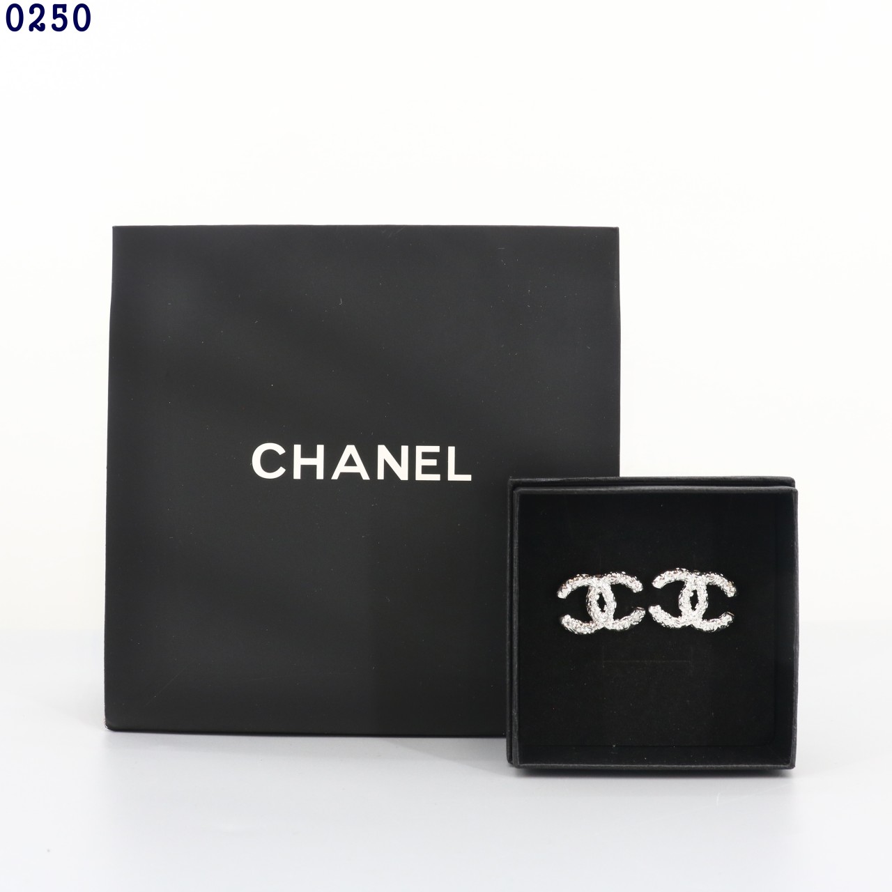 👹샤넬 CC로고 실버 귀걸이👹