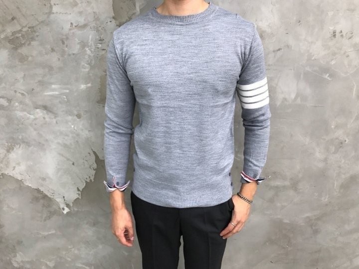 TB 사선 캐시미어 라운드 니트