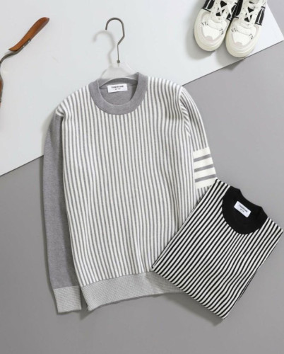 TB 4바 크루넥 니트