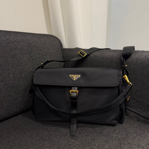 🤴🏻 #프라다 (F*ADA) 익스플로어 리나일론 숄더백🤴🏻