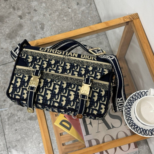 🤴🏻  #디올 (D*or) 캠프 스몰백🤴🏻