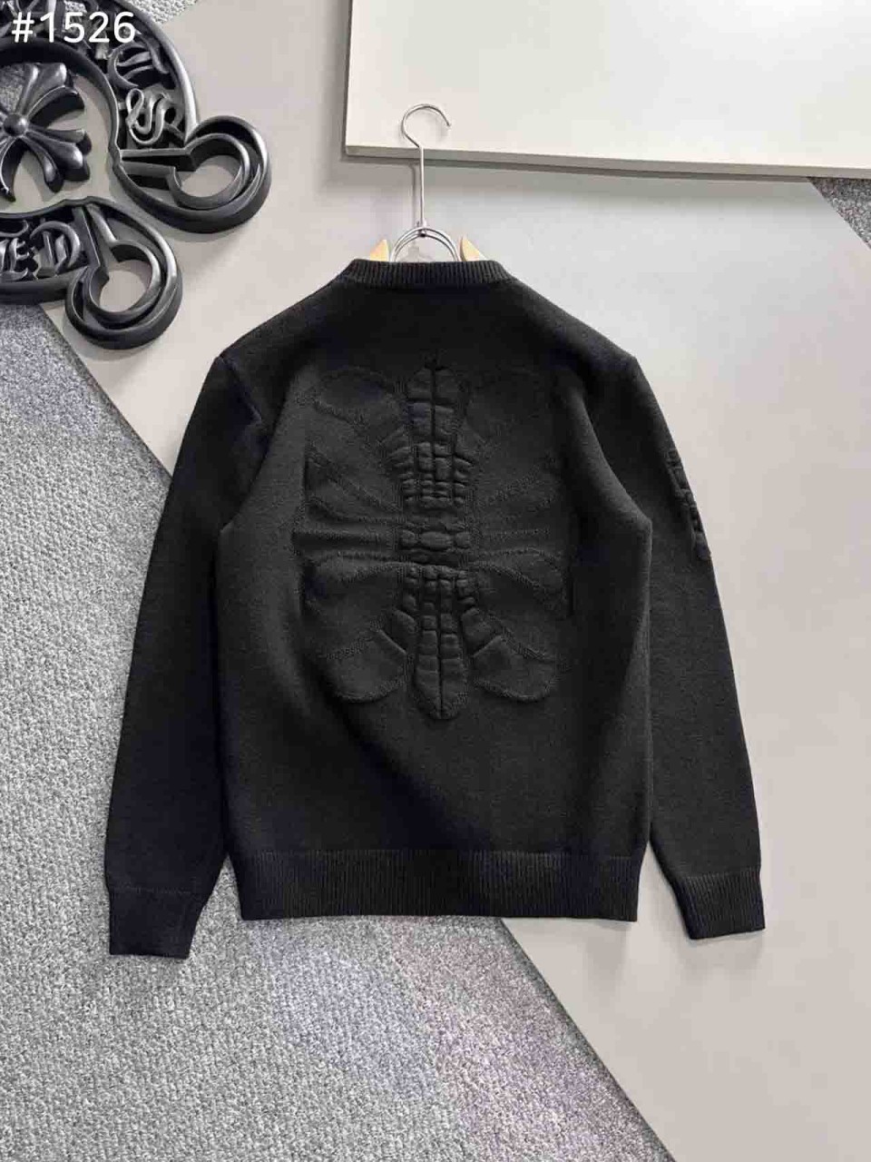 #크롬하츠 엠브로이더드 크로스 엠보 스웨터