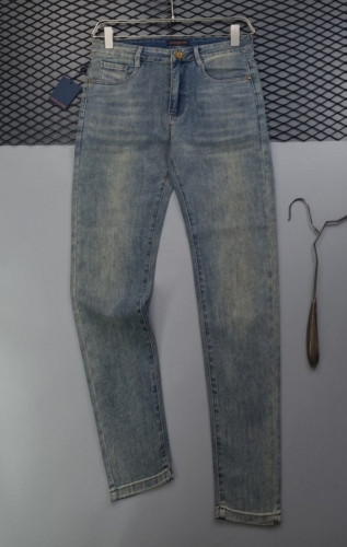 루VVV 모노그램 로고포인트 워싱스판 데님진 ➡️수입풀(봄제품)