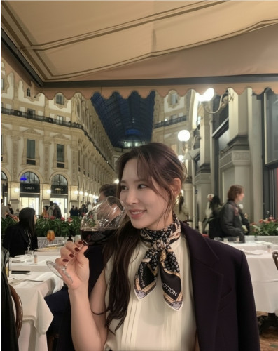 루VVV 모노그램 브라운 키링로고 스카프