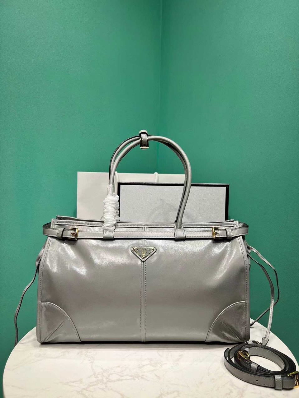 해배) Pr**a 럭스솔프 크로스 바디백 (1BA439)