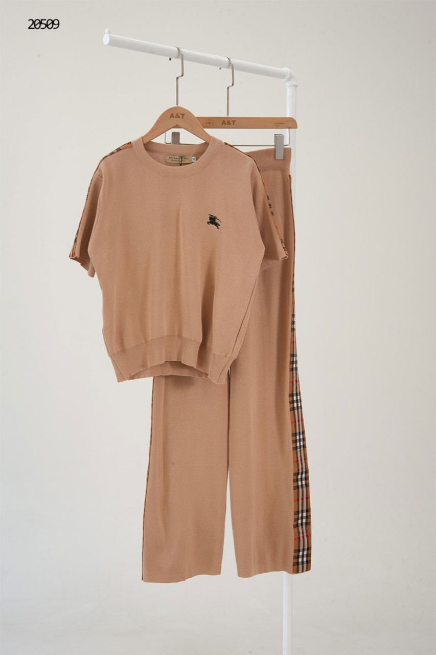 🔆 [BURBERRY] 버버리 체크 트리밍 반팔 니트 & 팬츠 니트 여성 셋🔆