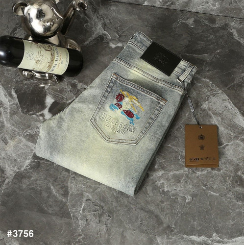 🍀 [BURBERRY] 버버리 포켓 엠브로이드 자수 로고 블랙패치 데님 팬츠 🍀