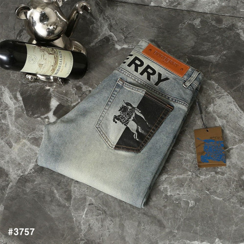 🍀 [BURBERRY] 버버리 EKD 포켓로고 브라운패치 데님 팬츠 🍀