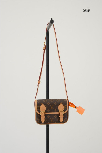 🔆 [LOUIS VUITTON] 루이비통 사첼 웨어러블 월릿 크로스백 🔆