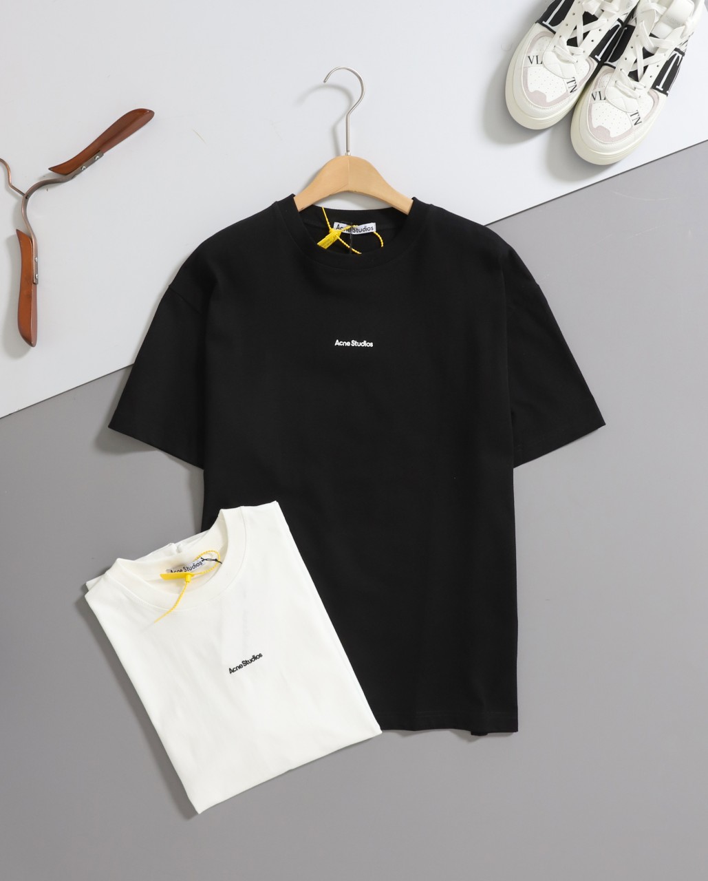 #아크네스튜디오 [ ACNE ] 수입 미니 로고 반팔 티셔츠 입고💢 #남성상의 #반팔티셔츠