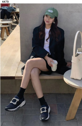 #로저비비애 [Rogervivier] 수입프리미엄급 비브 런 스트라스 버클 스니커즈 신상 입고💢 #태그 #신발 #4479