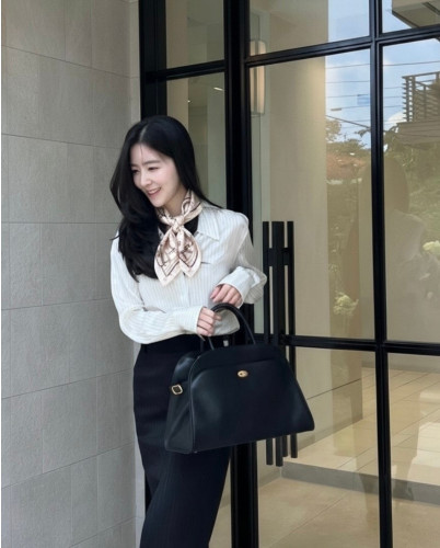 루VVV 실크 모노그램 방도